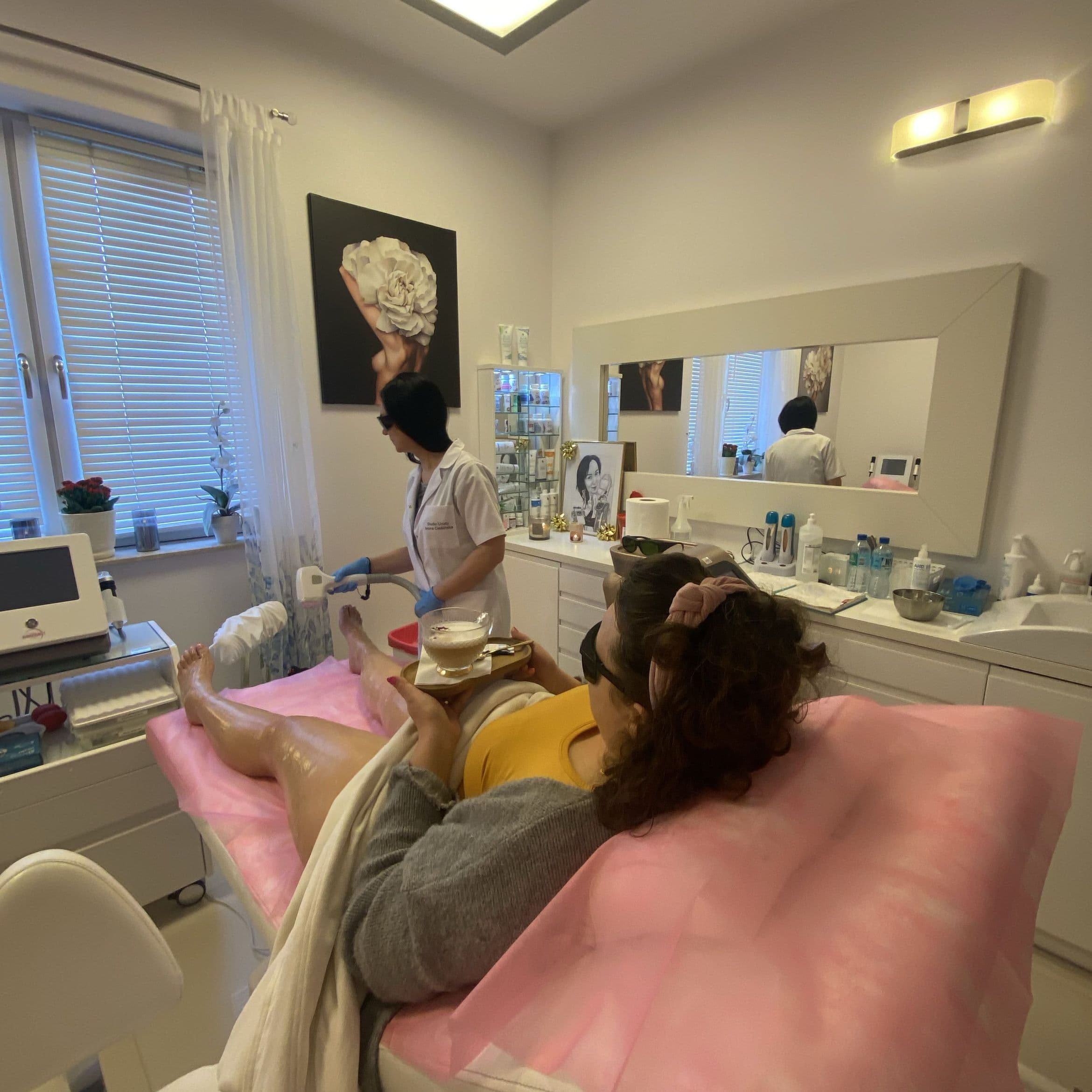 Zabieg epilacji laserowej w gabinecie Studia Urody